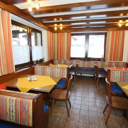 Prázdninový dům Spacious Holiday In Solden With Sauna